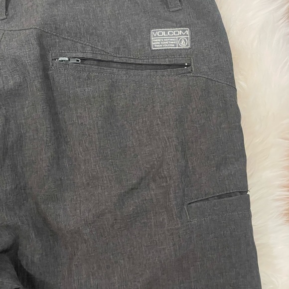 Volcom Shorts - Picture 3 of 4